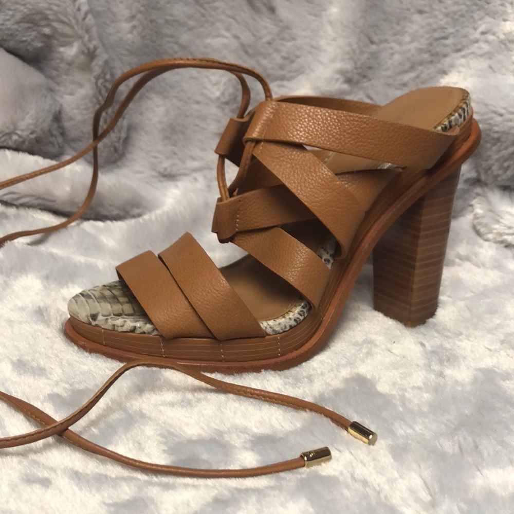 Calvin Klein heels 👠 - Picture 4 of 10